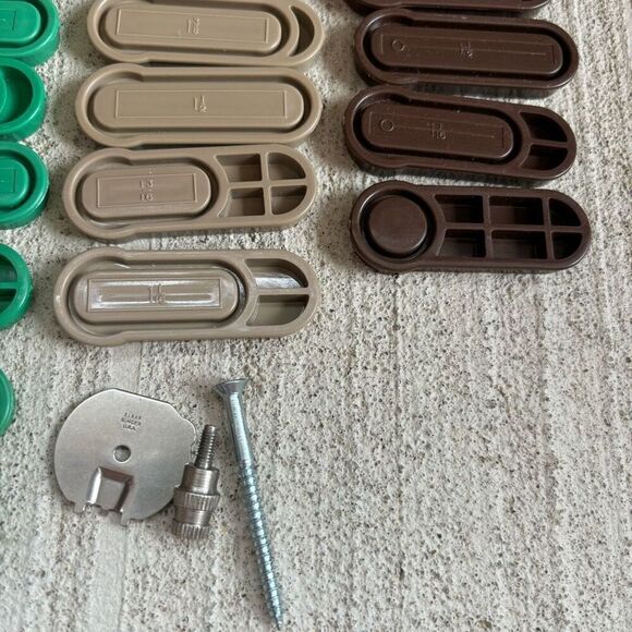 Singer Automatic Buttonholing With Touch & Sew No. 161829 - Picture 9 of 11